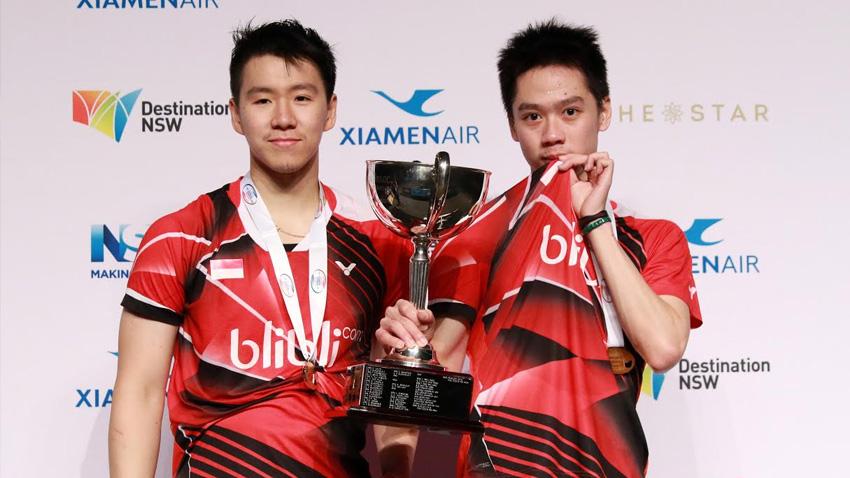 Kevin%20Sanjaya%20Sukamuljo%2FMarcus%20Fernaldi%20Gideon%20pamer%20trofi%20Australian%20Open%202016.